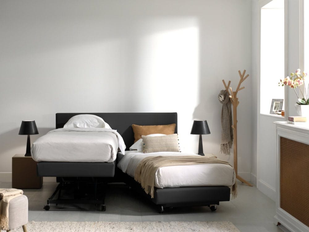 Comfortlift bed toont alle mogelijkheden tot verstellen.